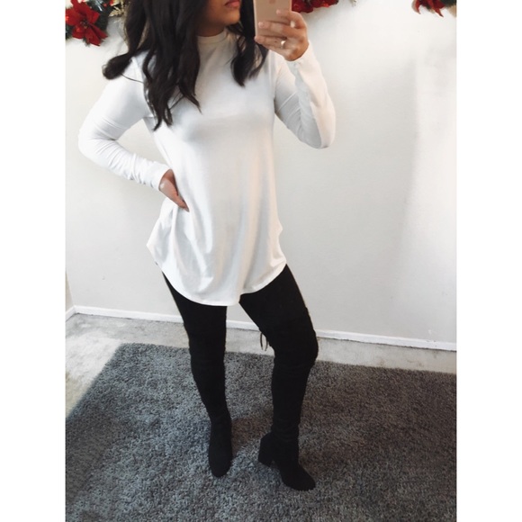 (LAST L) Alex Mock Neck Top - Picture 2 of 4